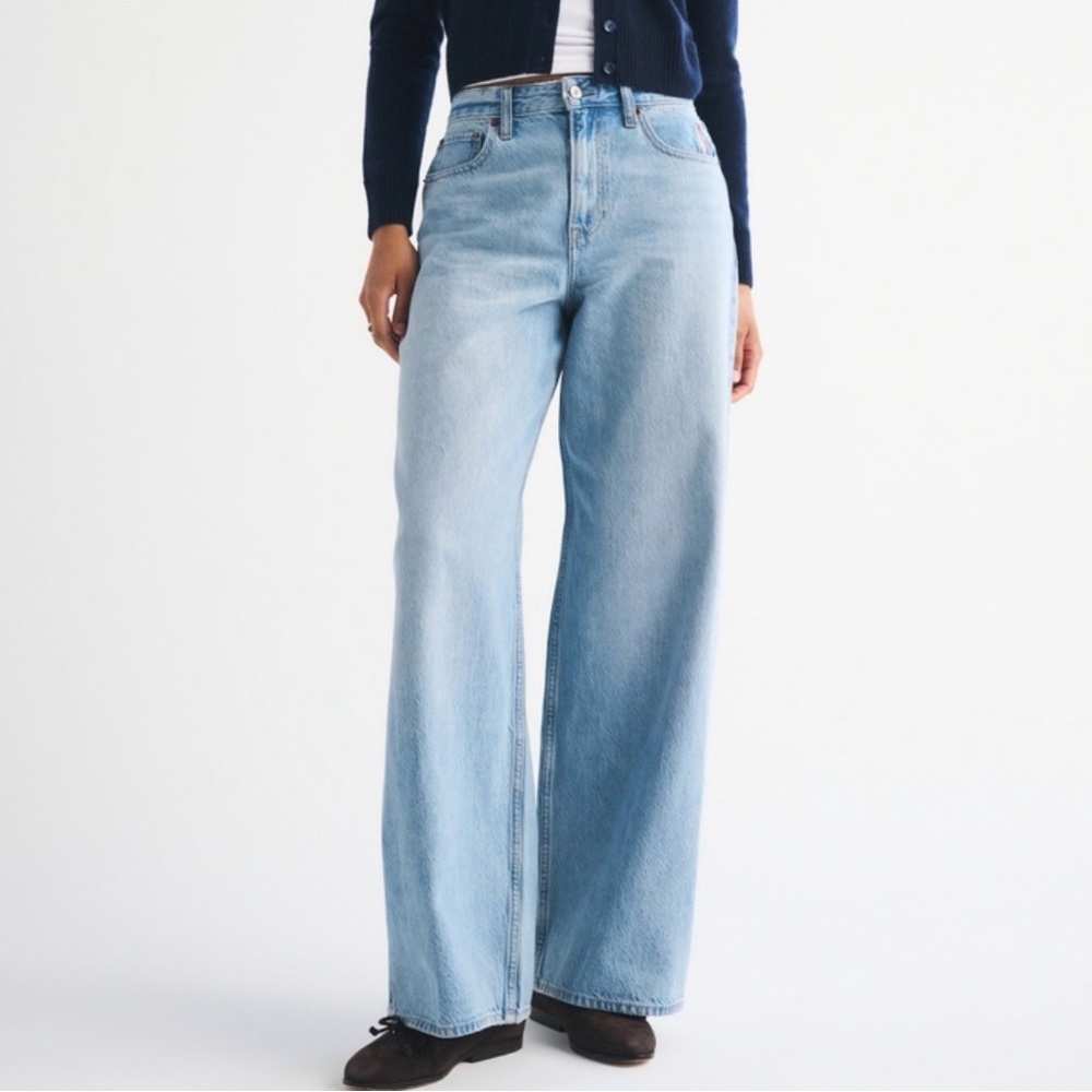 Abercrombie & Fitch Light Blue Wide-Leg High-Rise Jeans